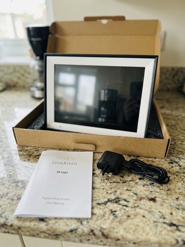 Digital photo frame - 10.1”,